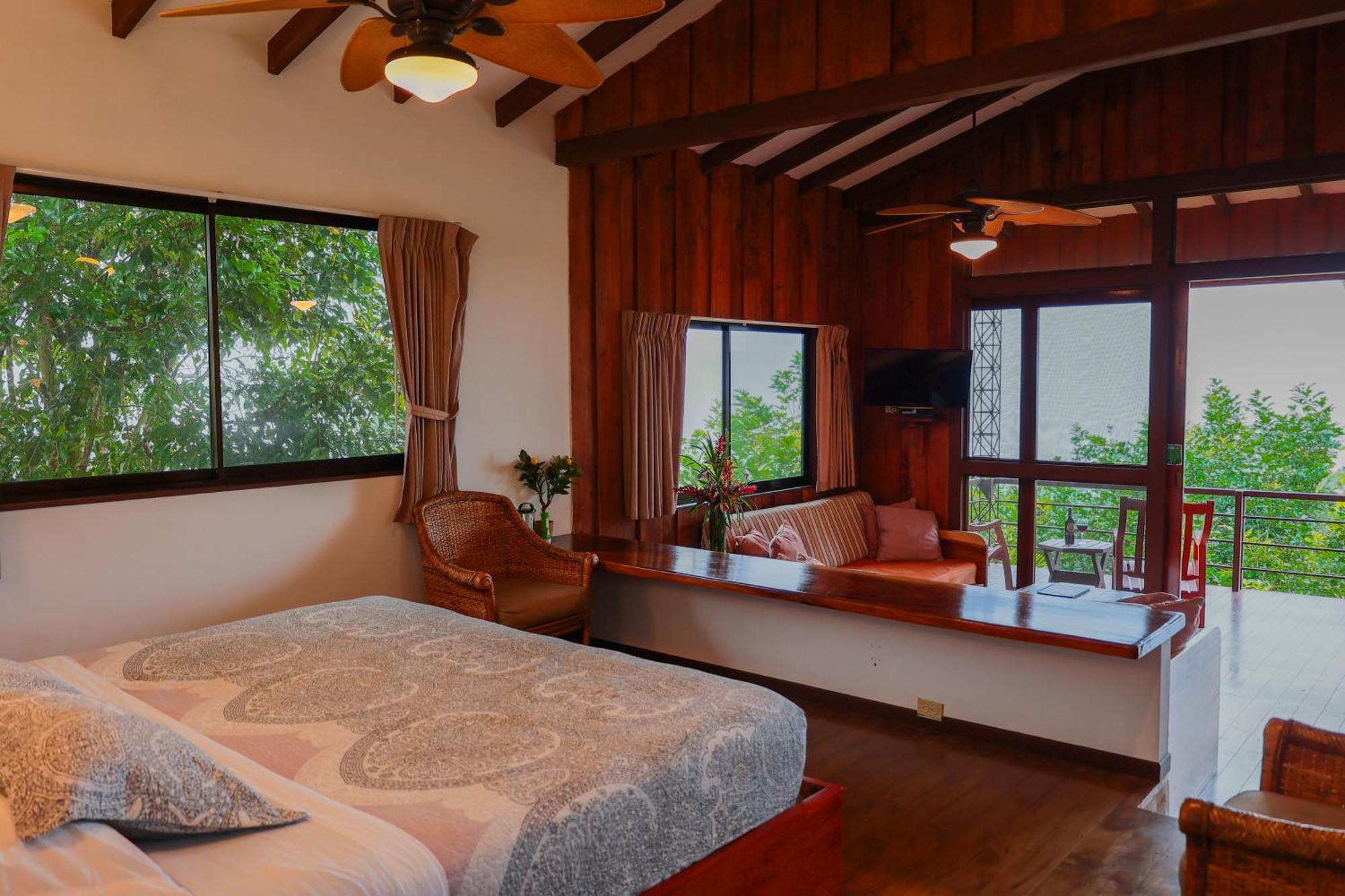 Santa Juana Lodge & Nature Reserve ケポス エクステリア 写真